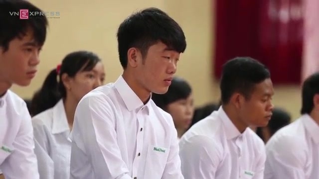 Clip: Công Phượng phát biểu ngày thành tân sinh viên