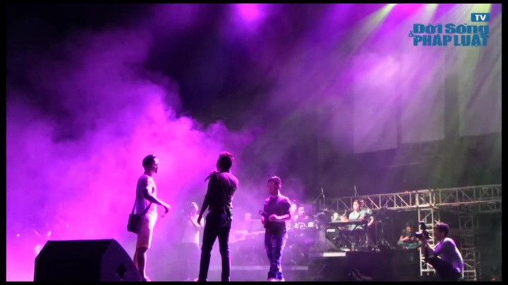 Clip: Khắc Việt chuẩn bị liveshow và màn cầu hôn với Hương Tràm tối 23/8