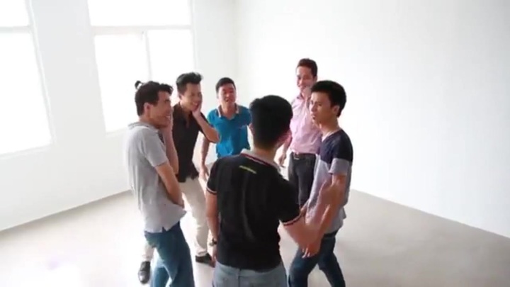 Clip: Thanh niên cứng với trò đùa cười đau ruột