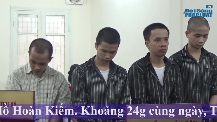 Clip xử án: Bé gái 13 tuổi lạc đường bị hiếp dâm tập thể