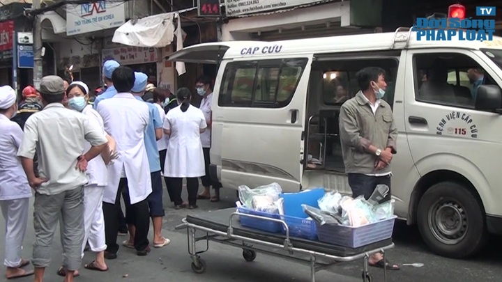 TRỰC TIẾP: Cháy nhà giữa trung tâm Sài Gòn, 7 người chết