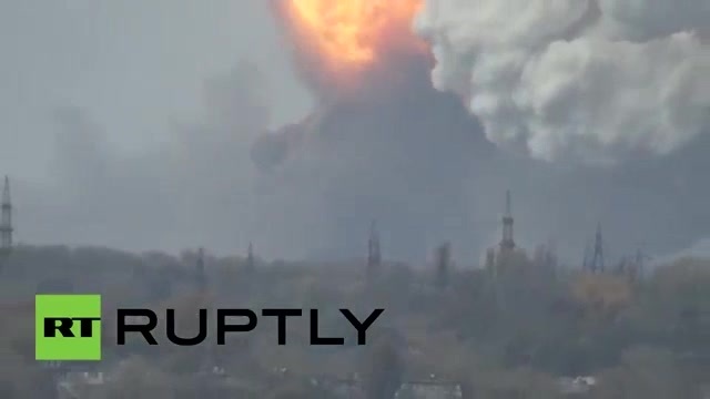 Video: Nhà máy hóa chất Donetsk phát nổ do trúng tên lửa đạn đạo