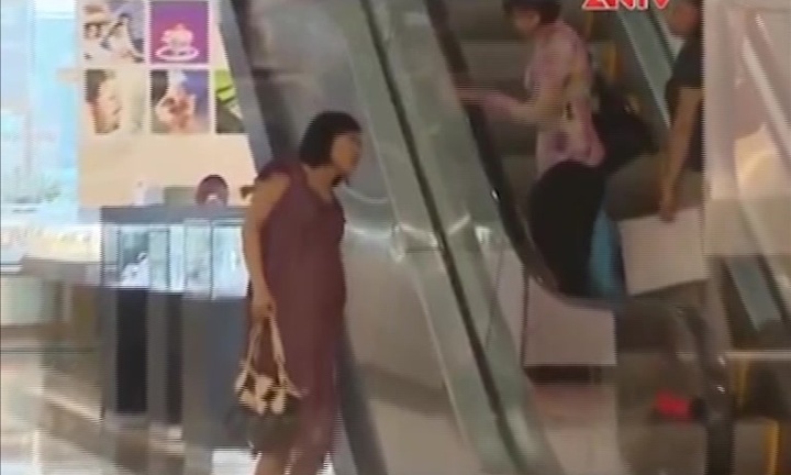 Bà bầu trong siêu thị P1