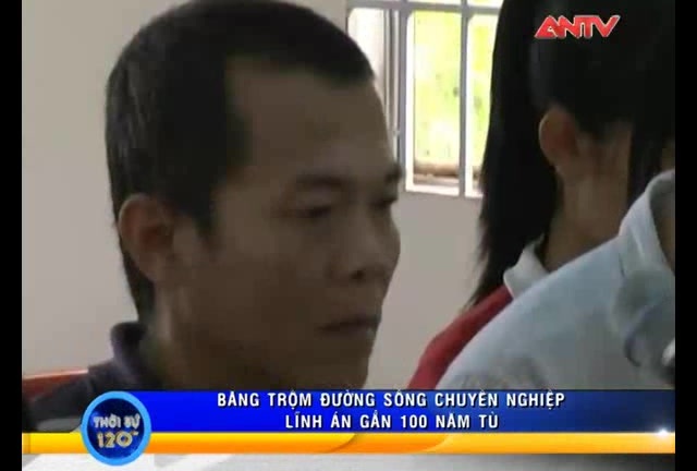 Băng cướp đường sông lĩnh án gần 100 năm tù