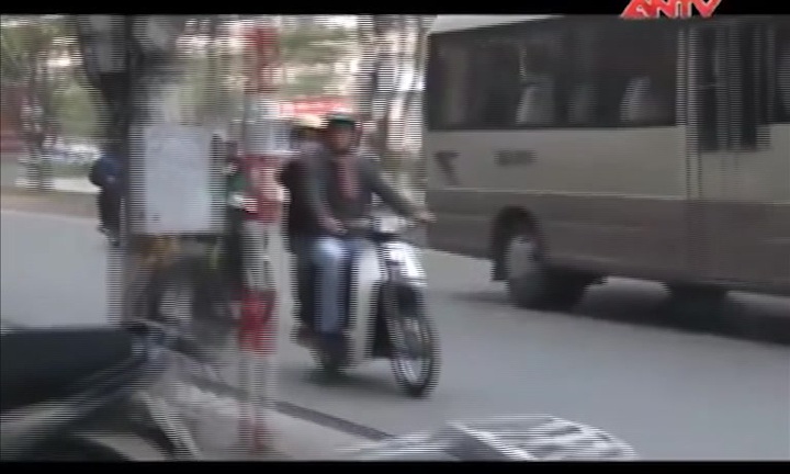 Cảnh báo cửa hàng điện thoại P1