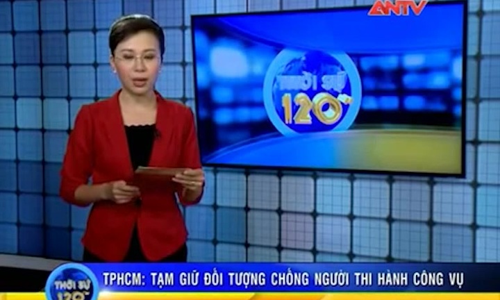 Clip: Bị lập biên bản, đánh vào mặt CSGT