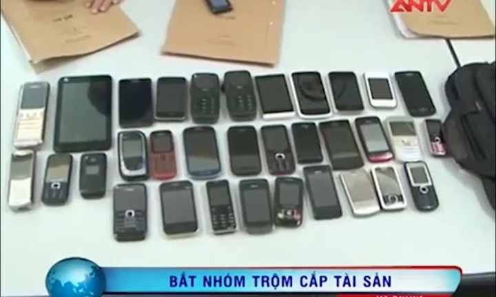 Clip: Tên trộm đột nhập, cuỗm cả chục smartphone