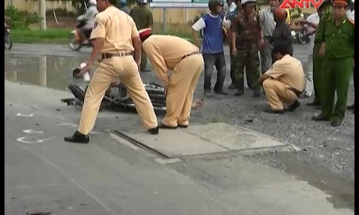 Clip: Xe mô tô ngược chiều đụng độ, 2 người tử vong