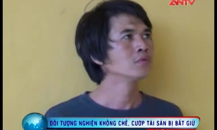 Con nghiện đói thuốc, trộm dao, khống chế người