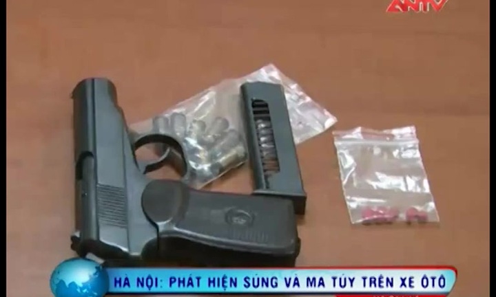 Giang hồ đất Cảng cất giấu “đá” trong xế hộp 