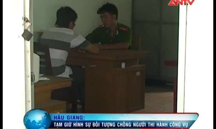 Hậu Giang: Say rượu, lao vào tấn công CSGT