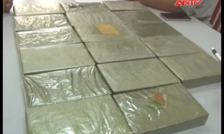 Lạng Sơn: Bắt vụ vận chuyển 17 bánh heroin