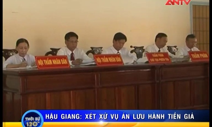 Lĩnh án tù vì lưu hành 300 triệu tiền giả