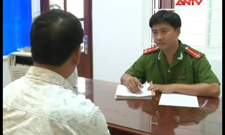 Lộ mặt 