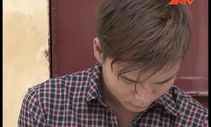 Manh động, dùng dao đòi chém công an