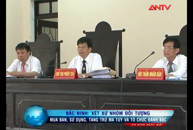 Nữ quái  -  từ buôn lậu ma túy đến cờ bạc bịp