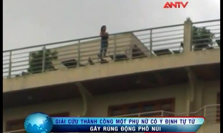 Thất tình, buồn đời đâm tự tử