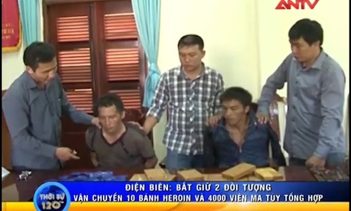 Tóm gọn 2 đối tượng người Lào vận chuyển 10 bánh heroin
