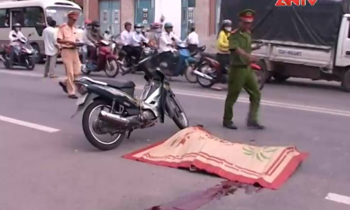 Tông phải cụ già, nam thanh niên chết thảm