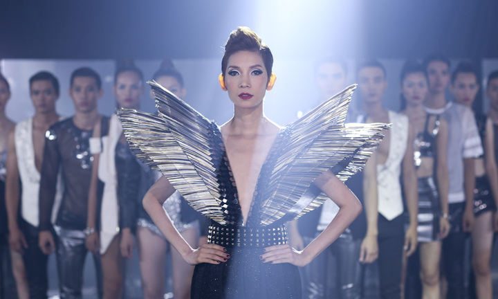 Xuân Lan hóa “phù thủy quyền lực” trong Vietnam's Next Top Model