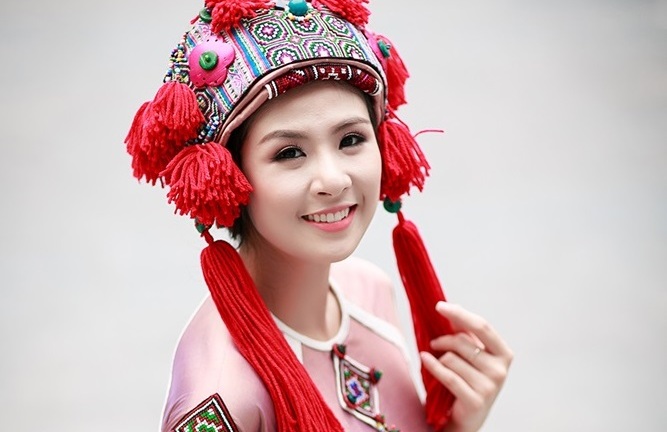 Ngọc Hân hoá thân thành cô gái dân tộc