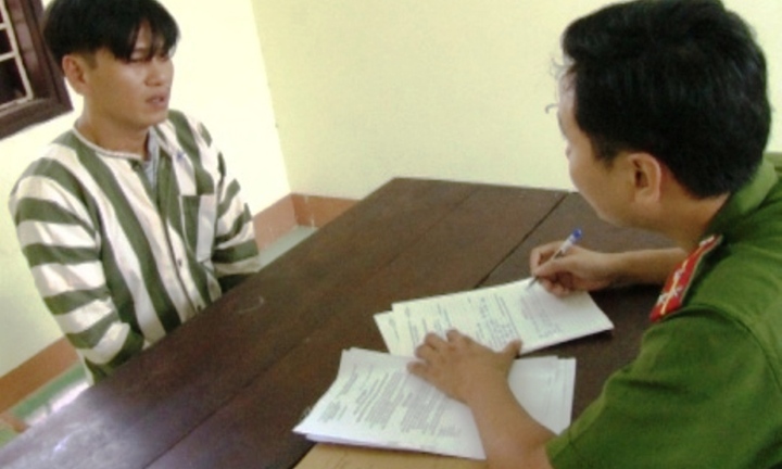 Lừa mượn xe đi chở bạn, đem thẳng vào tiệm cầm đồ