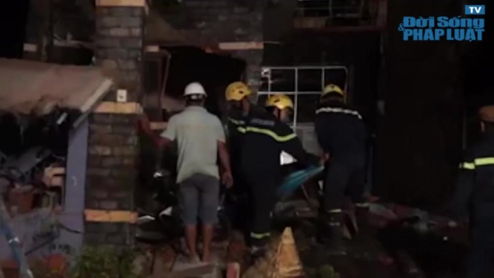 Bình Dương - Tiếp tục công tác giải cứu tài sản trong nhà bị sập