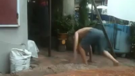 Cái kết đau lòng cho thanh niên muốn phô trương sức mạnh