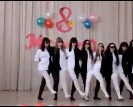 Clip: Hoa mắt với điệu nhảy giữa đen và trắng