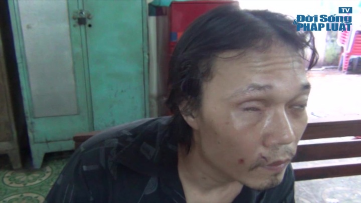 TP.HCM: Kiểm tra và bắt khẩn cấp 2 thanh niên tàng trữ ma túy đá