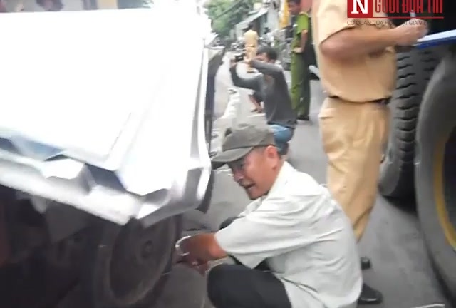 Xe container va chạm xe ba gác, một người tử vong