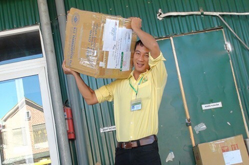 Cựu tuyển thủ Quốc Vượng bỏ bốc vác, ra Hà Nội bán rượu