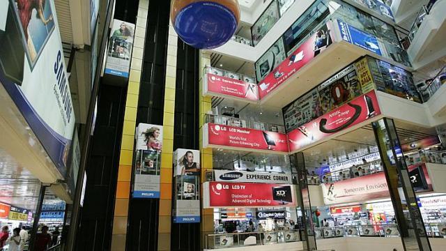 Thêm một SV phải khóc van vì mua iPhone 6 ở Singapore