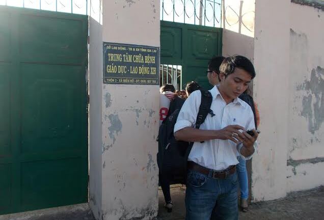 Đưa thêm 5 học viên cai nghiện bỏ trốn về trung tâm