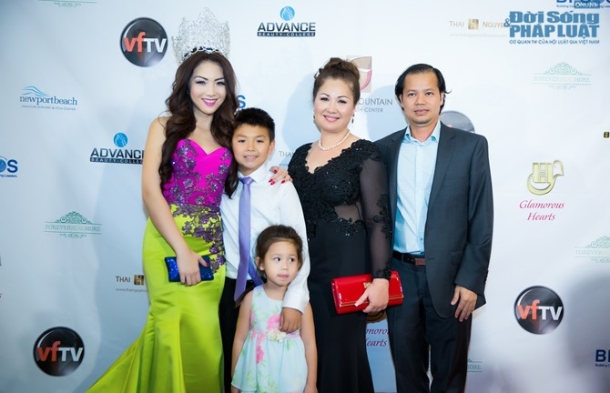 Hoa hậu Jennifer Chung lần đầu