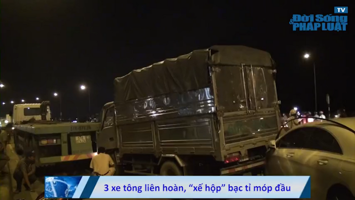 Clip: 3 xe tông liên hoàn,