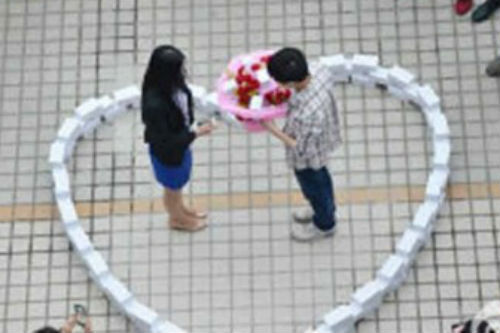 Mua 99 chiếc iPhone 6 để tỏ tình