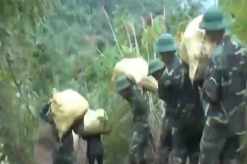 Lạng Sơn: Bắt hàng lậu tiền tỷ qua biên giới