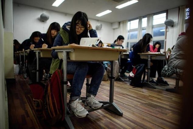 Hàn Quốc “im lặng” trong ngày sĩ tử thi đại học