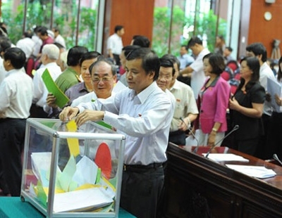 Phóng viên được đưa tin công bố kết quả lấy phiếu tín nhiệm