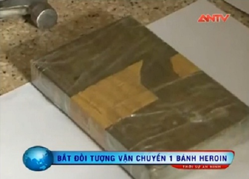 Clip: 2 nữ quái liều lĩnh dùng taxi vận chuyển ma túy