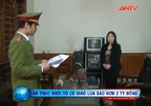 Clip: Bắt cô giáo lừa đảo, chiếm đoạt tiền tỷ