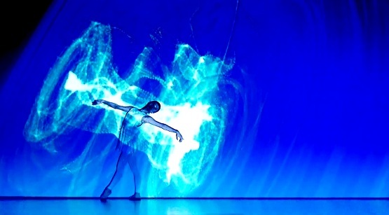 Clip: Không thể rời mắt với màn trình diễn vũ đạo cực ấn tượng 