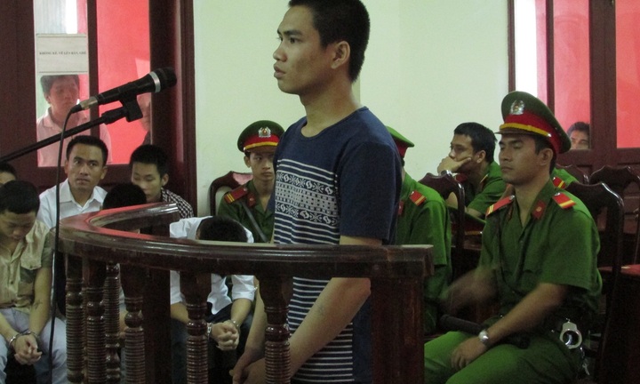 “Yêu râu xanh” giở trò đồi bại với cháu gái lĩnh 17 năm tù