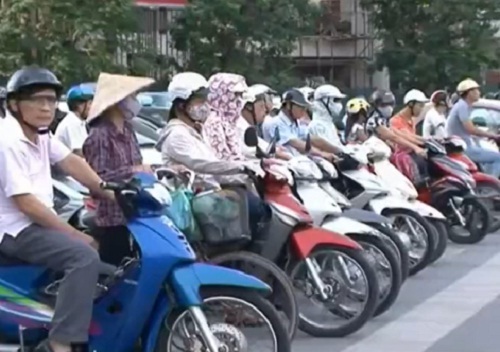 Clip: Từ 1/1/2015, phạt nặng mua bán xe không sang tên chính chủ