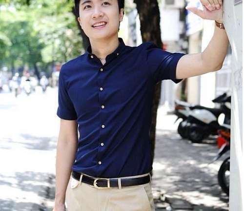 Thầy giáo hot boy mượn áo của bố trong lần đầu tiên đi dạy