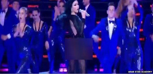 Phụ nữ Arab phẫn nộ vì nữ ca sĩ mặc đồ xuyên thấu lên truyền hình