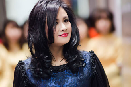 Diva Thanh Lam lên chức bà ngoại ở tuổi 45
