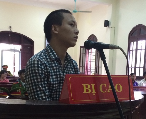 Ôm hận bạn không chịu bồi thường, từ bị hại biến thành bị cáo