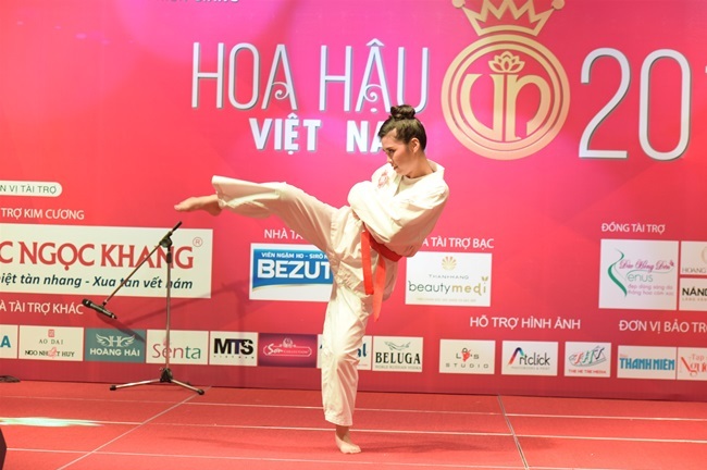 Hoa hậu Việt Nam 2014: Người đẹp đi quyền, nhảy popping